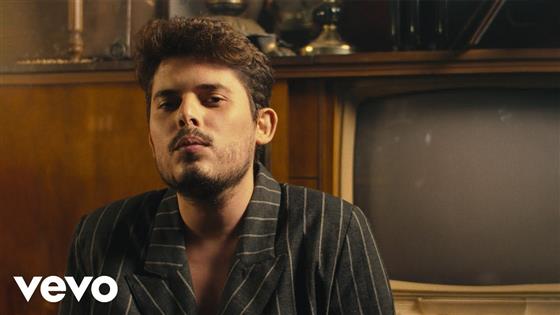 Ahmet Hatipoğlu Deli Gibi Seviyorum