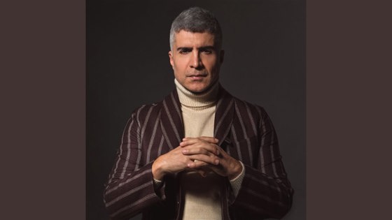 Özcan Deniz Bu Defa Başka