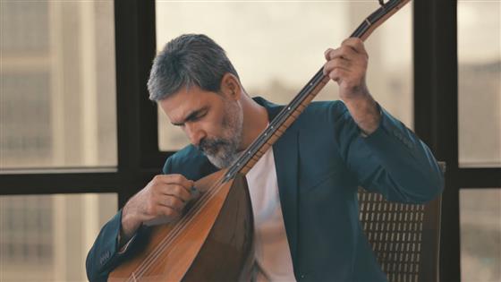 Uğur Işılak Yaşın Müsait Değil